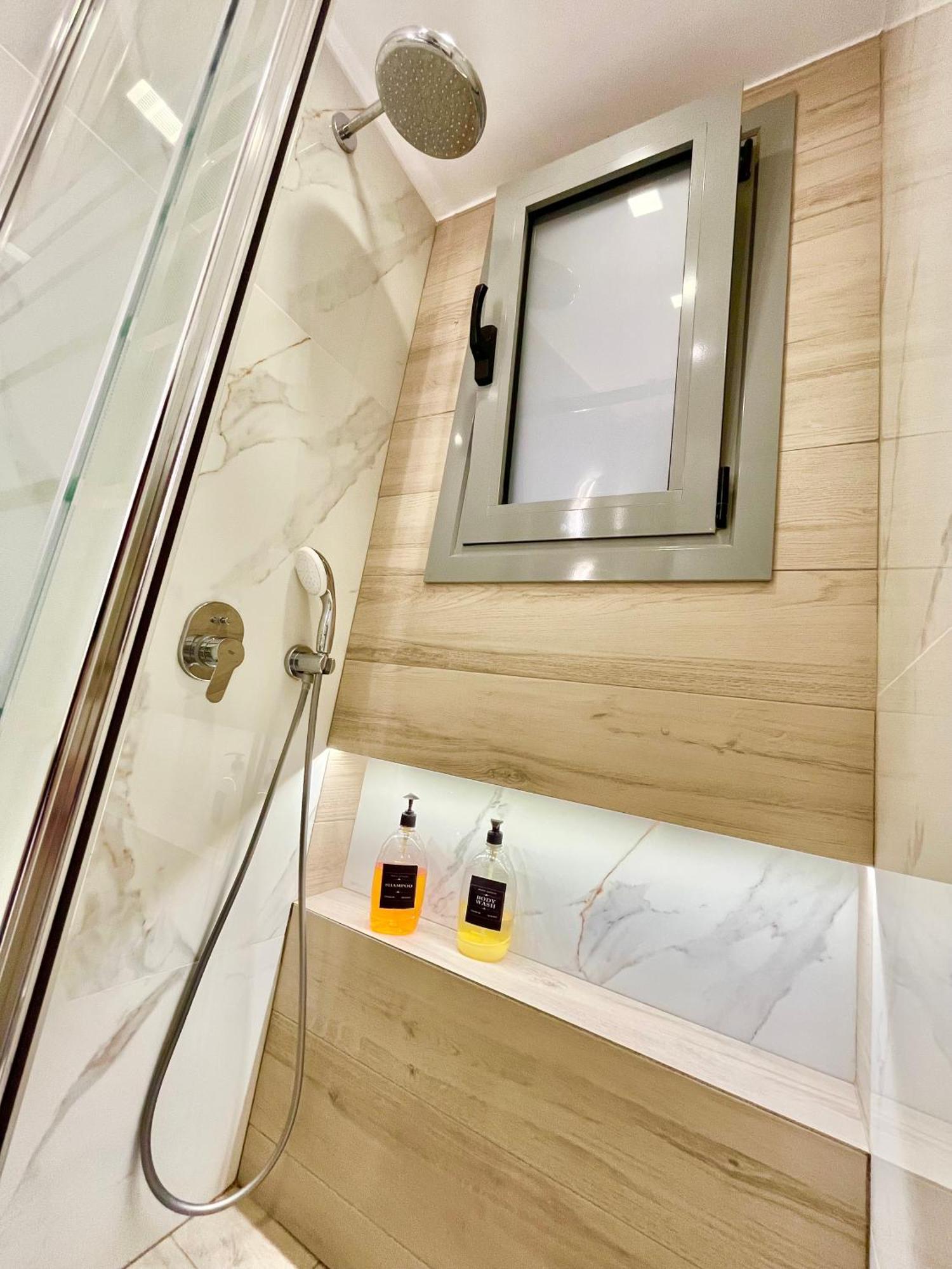 Blueline Apartment 2 Лоутраки Экстерьер фото