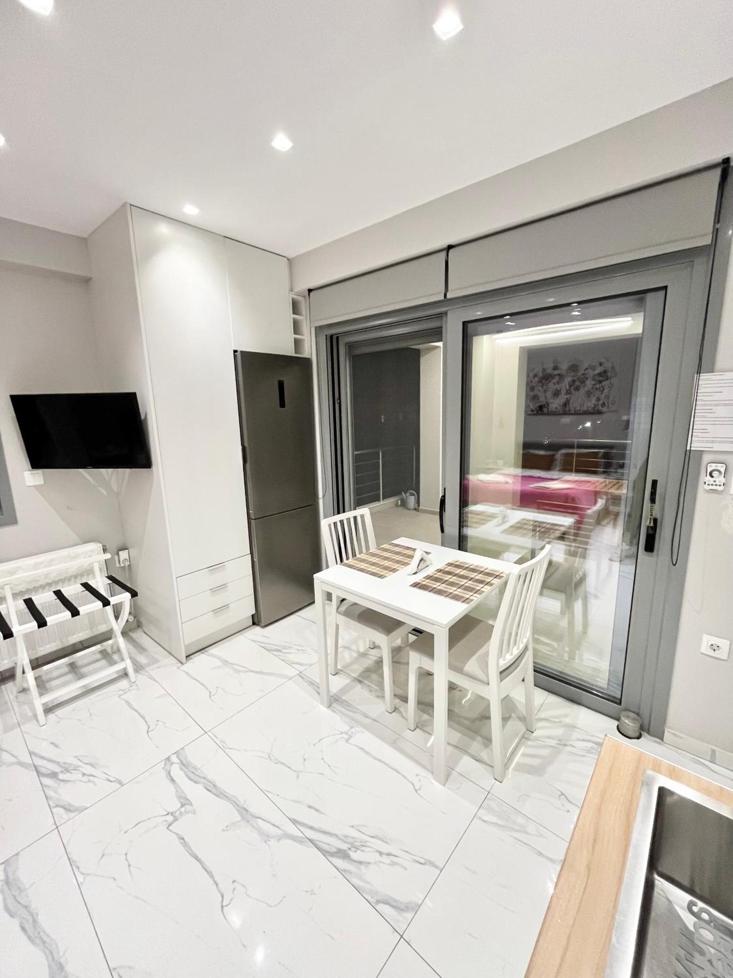Blueline Apartment 2 Лоутраки Экстерьер фото